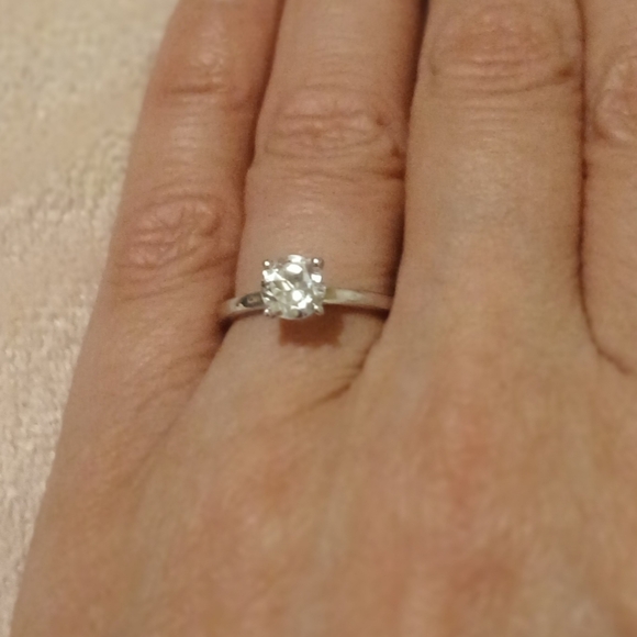 White Topaz Minimalist Set - Picture 5 of 16